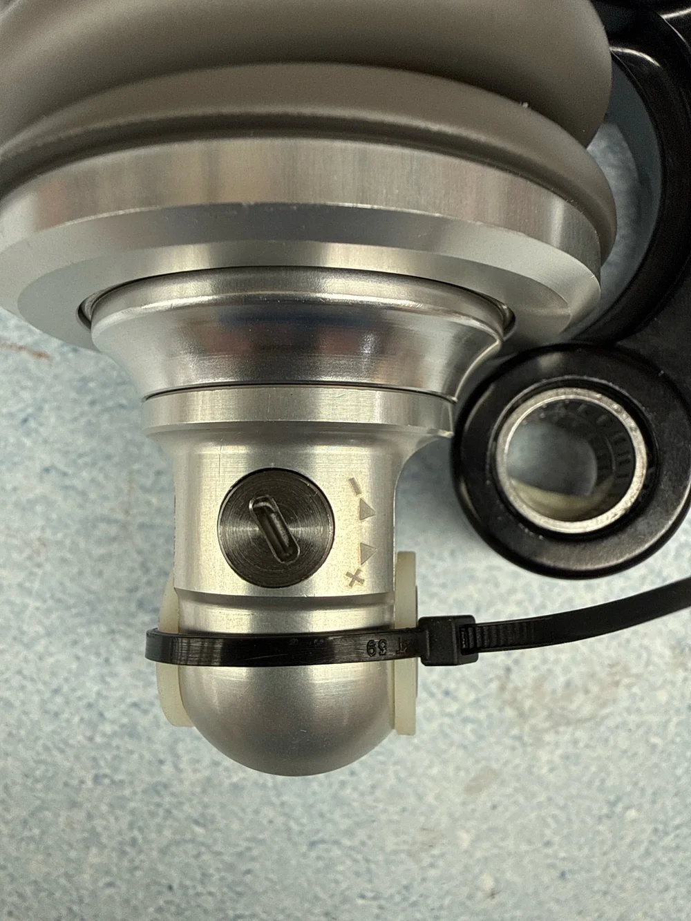 Formula rear shock absorber and linkage - Image 5